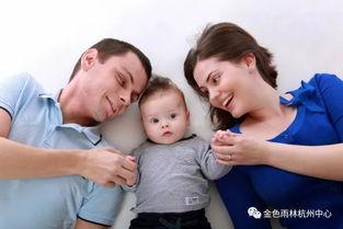 网红爸爸看孩子作业,趣味与辛酸并存