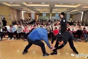 幼儿园网红逃跑图片,萌态瞬间走红网络