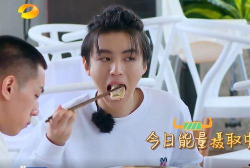 爱豆吃瓜娱乐酱徐明浩,爱豆吃瓜娱乐酱的甜蜜与挑战